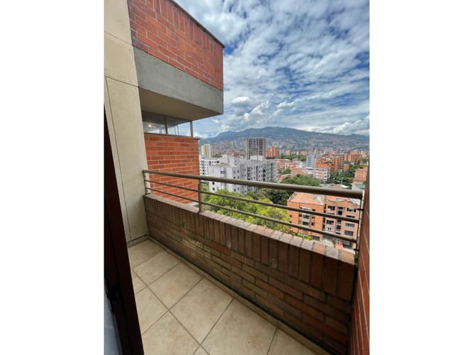 Apartamento de 3 alcobas en arriendo en La Castellana, Medellín, 100 m² · foto 10 de 24