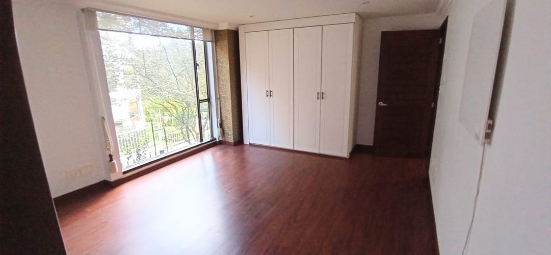 Apartamento de 3 alcobas en venta en Club De Los Lagartos, Bogotá, 125 m² · foto 2 de 24