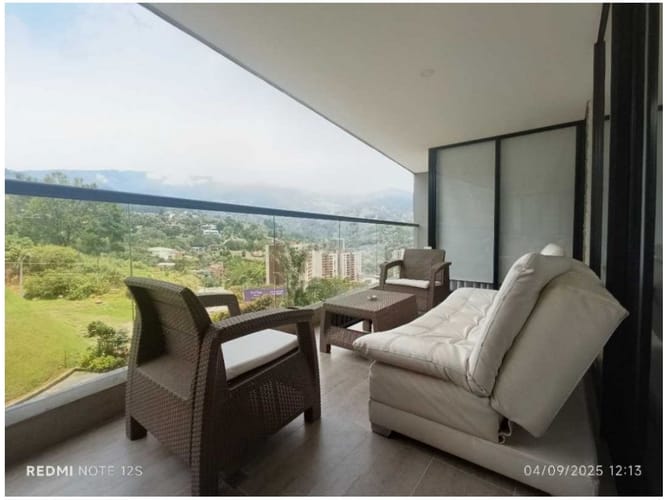 Apartamento de 3 alcobas en venta en Loma De Las Brujas, Envigado, 116 m² · foto 2 de 24