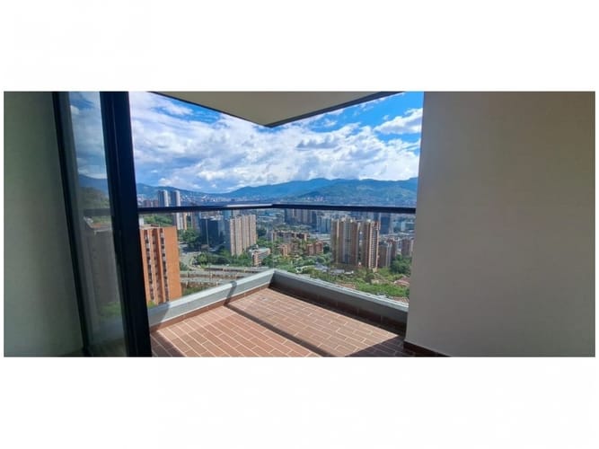 Apartamento de 3 alcobas en venta en Loma Del Indio, Medellín, 101 m² · foto 3 de 15