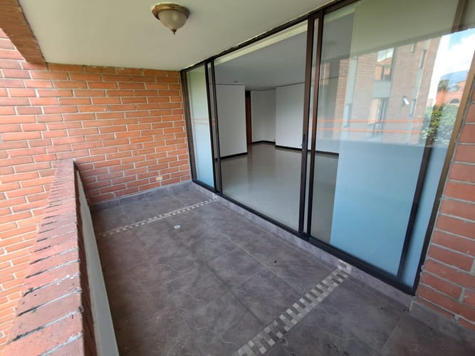 Apartamento de 3 alcobas en arriendo en Los Balsos, Medellín, 145 m² · foto 4 de 24