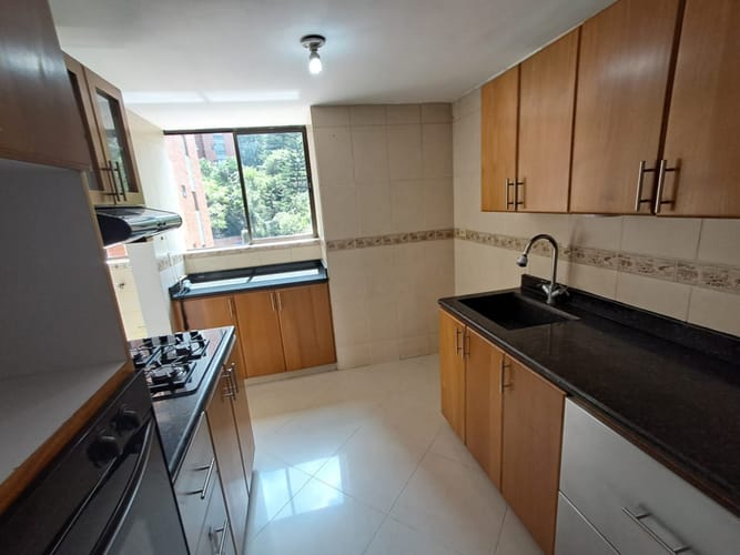 Apartamento de 3 alcobas en arriendo en Los Balsos, Medellín, 145 m² · foto 6 de 24