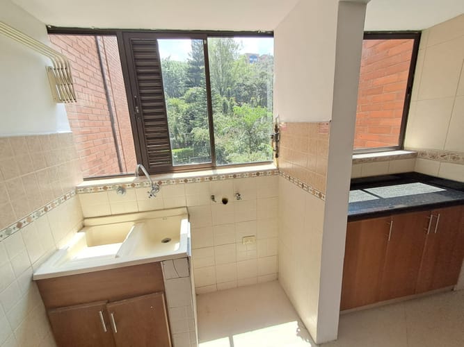Apartamento de 3 alcobas en arriendo en Los Balsos, Medellín, 145 m² · foto 10 de 24