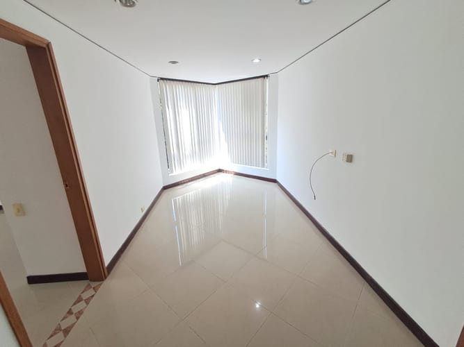 Apartamento de 3 alcobas en arriendo en Los Balsos, Medellín, 145 m² · foto 12 de 24