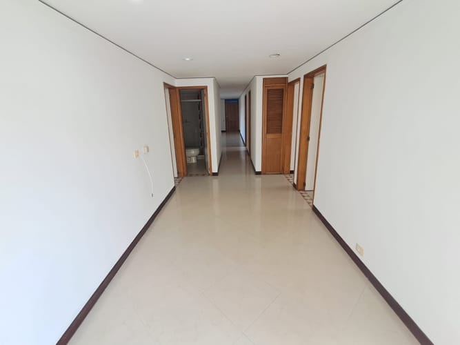 Apartamento de 3 alcobas en arriendo en Los Balsos, Medellín, 145 m² · foto 16 de 24