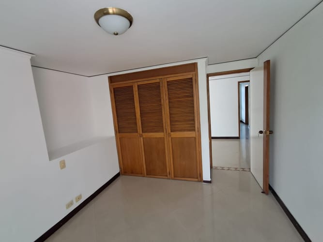Apartamento de 3 alcobas en arriendo en Los Balsos, Medellín, 145 m² · foto 18 de 24
