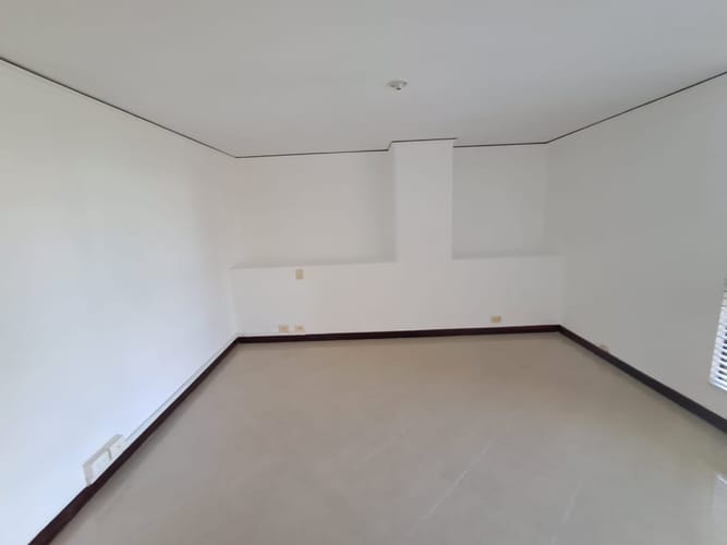 Apartamento de 3 alcobas en arriendo en Los Balsos, Medellín, 145 m² · foto 19 de 24