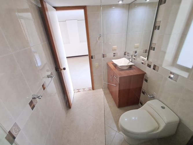 Apartamento de 3 alcobas en arriendo en Los Balsos, Medellín, 145 m² · foto 24 de 24