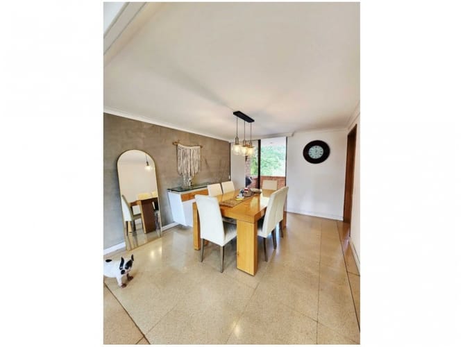 Apartamento de 3 alcobas en venta en Castropol, Medellín, 198 m² · foto 4 de 17