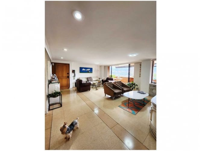 Apartamento de 3 alcobas en venta en Castropol, Medellín, 198 m² · foto 5 de 17