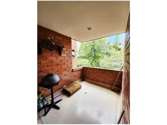 Apartamento de 3 alcobas en venta en Castropol, Medellín, 198 m² · foto 7 de 17