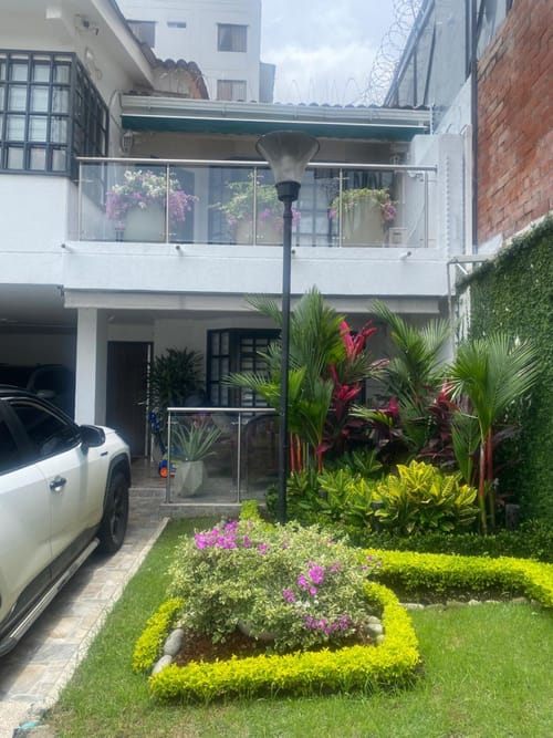 Casa de 4 alcobas en venta en El Refugio, Cali, 164 m² · foto 1 de 24