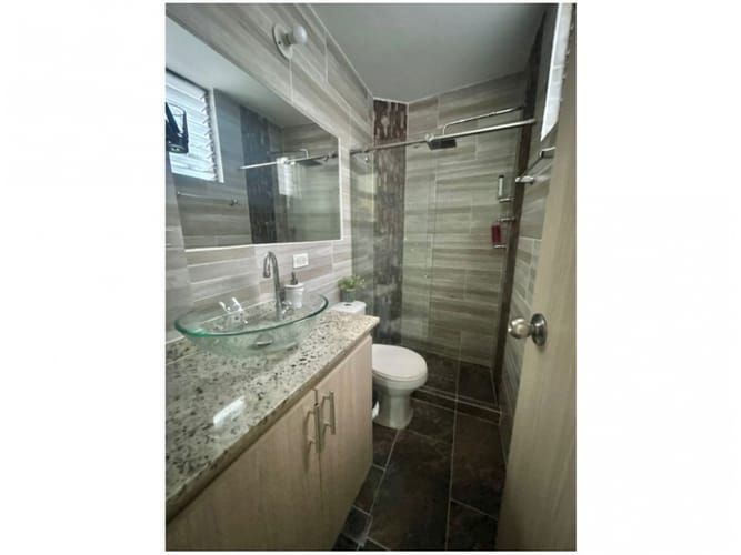 Apartamento de 3 alcobas en venta en Laureles, Medellín, 98 m² · foto 11 de 13