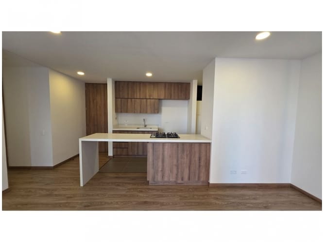 Apartamento de 3 alcobas en venta en El Trianon, Envigado, 84 m² · foto 3 de 24