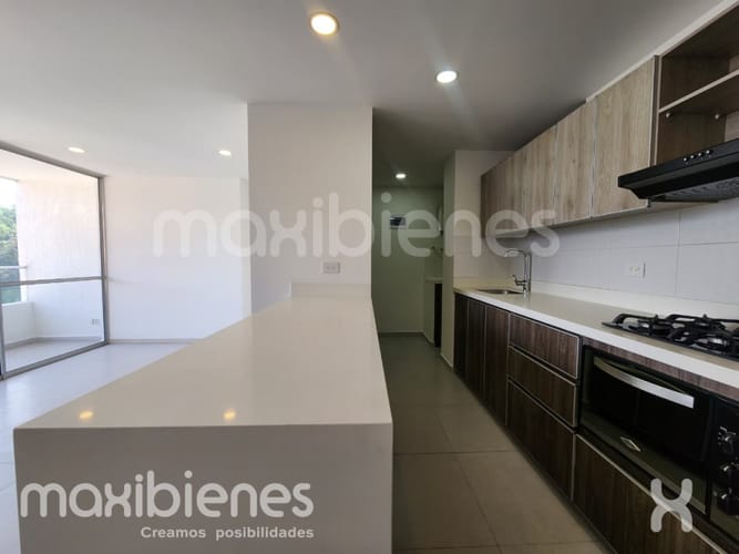 Apartamento de 3 alcobas en arriendo en San Diego, Medellín, 78 m² · foto 2 de 15