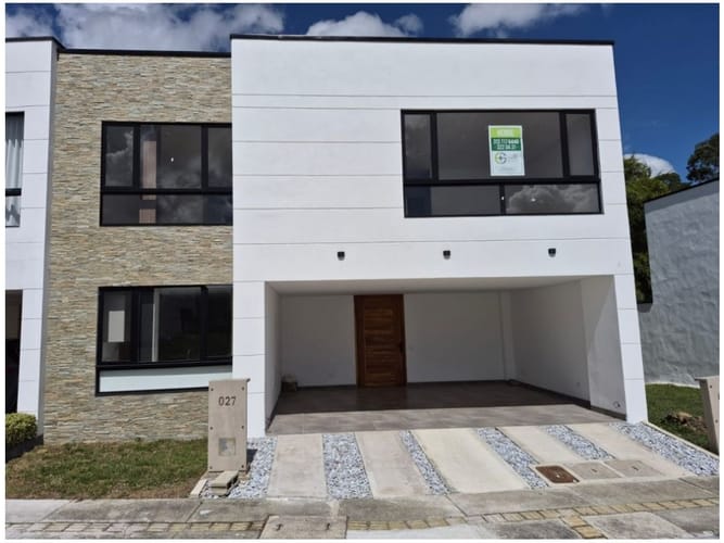 Casa de 4 alcobas en venta en Llano Grande, Rionegro, 300 m² · foto 2 de 24