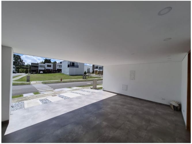 Casa de 4 alcobas en venta en Llano Grande, Rionegro, 300 m² · foto 4 de 24