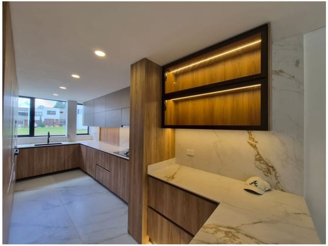 Casa de 4 alcobas en venta en Llano Grande, Rionegro, 300 m² · foto 10 de 24