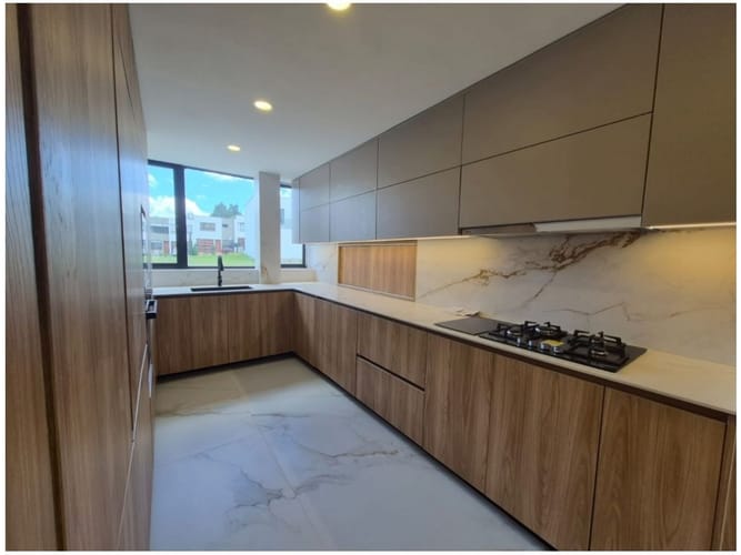 Casa de 4 alcobas en venta en Llano Grande, Rionegro, 300 m² · foto 13 de 24