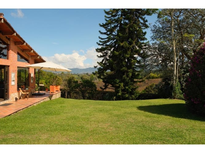 Casa de 3 alcobas en venta en San Antonio De Pereira, Rionegro, 270 m² · foto 4 de 19