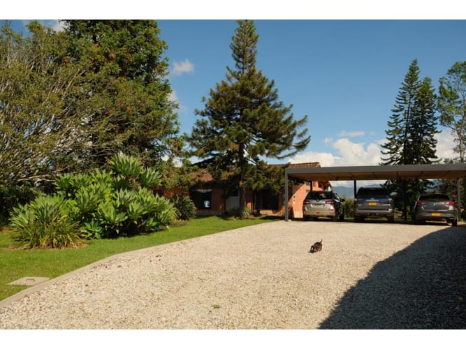 Casa de 3 alcobas en venta en San Antonio De Pereira, Rionegro, 270 m² · foto 7 de 19