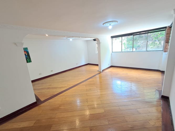 Apartamento de 4 alcobas en arriendo en Las Lomas, Medellín, 350 m² · foto 4 de 24