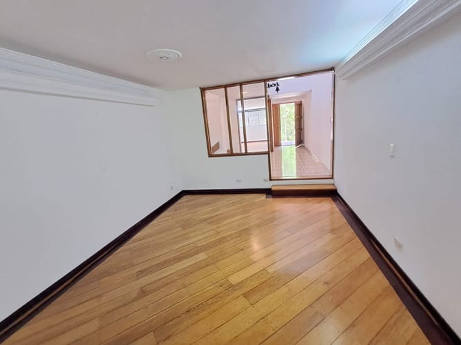 Apartamento de 4 alcobas en arriendo en Las Lomas, Medellín, 350 m² · foto 9 de 24