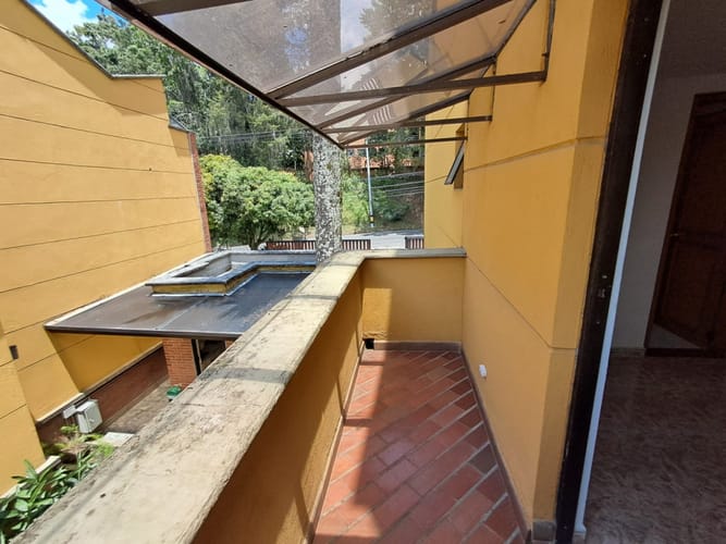 Apartamento de 4 alcobas en arriendo en Las Lomas, Medellín, 350 m² · foto 10 de 24