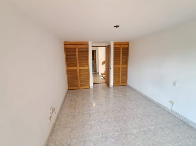Apartamento de 4 alcobas en arriendo en Las Lomas, Medellín, 350 m² · foto 12 de 24