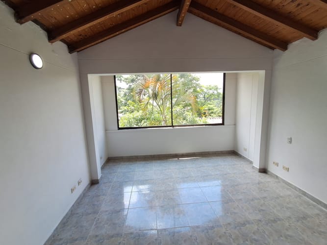 Apartamento de 4 alcobas en arriendo en Las Lomas, Medellín, 350 m² · foto 18 de 24