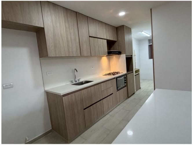 Apartamento de 3 alcobas en venta en Urbanizacion Colinas Del Sur, Itagüí, 86 m² · foto 3 de 13