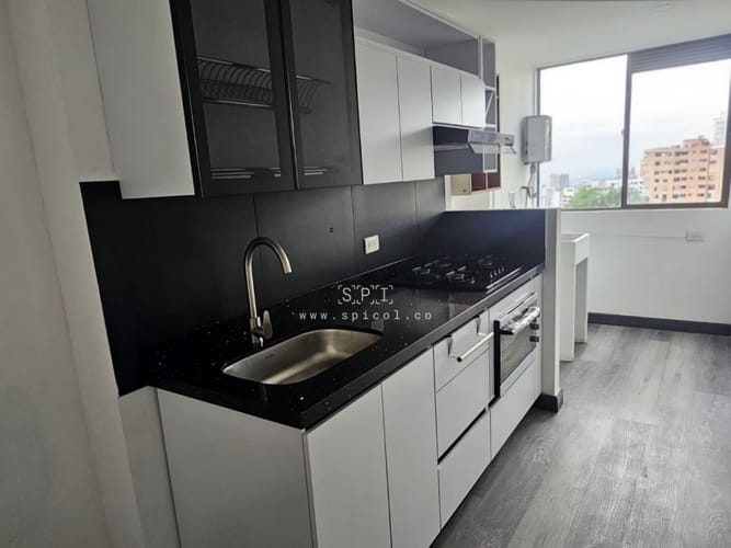 Apartamento de 3 alcobas en arriendo en San Lucas, Medellín, 82 m² · foto 2 de 15