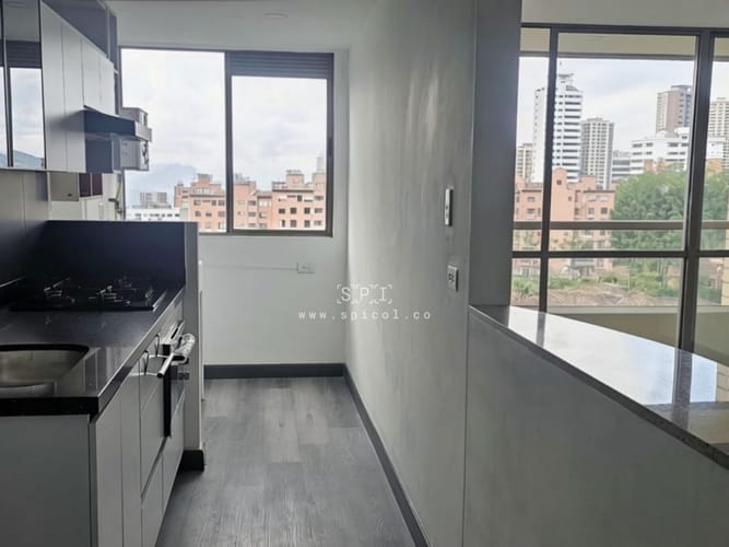 Apartamento de 3 alcobas en arriendo en San Lucas, Medellín, 82 m² · foto 3 de 15