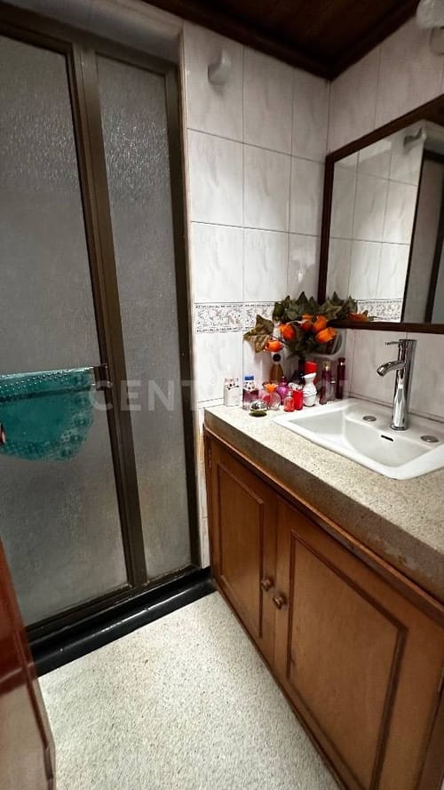Casa de 5 alcobas en venta en Mandalay, Bogotá, 220 m² · foto 8 de 19