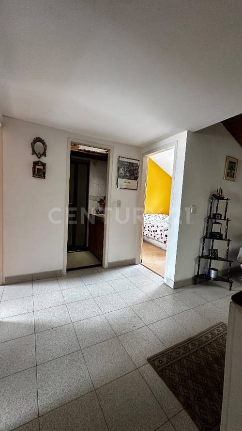Casa de 5 alcobas en venta en Mandalay, Bogotá, 220 m² · foto 11 de 19