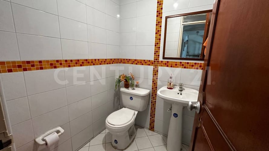 Casa de 5 alcobas en venta en Mandalay, Bogotá, 220 m² · foto 17 de 19