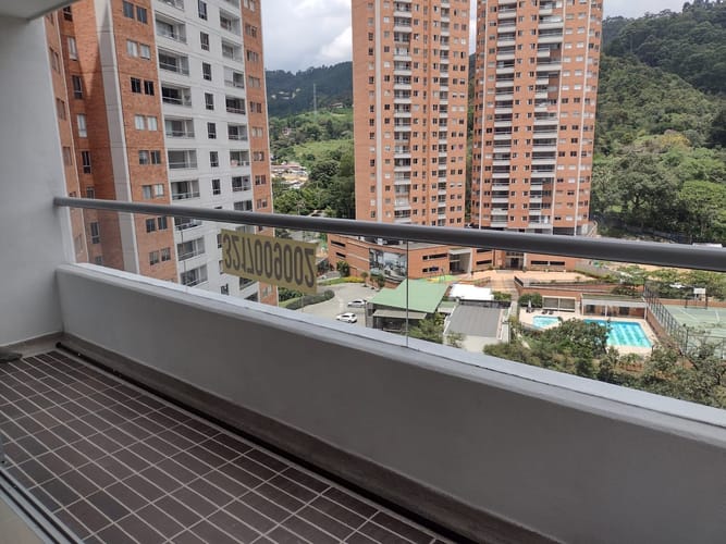 Apartamento de 3 alcobas en arriendo en San Remo, Sabaneta, 85 m² · foto 7 de 13