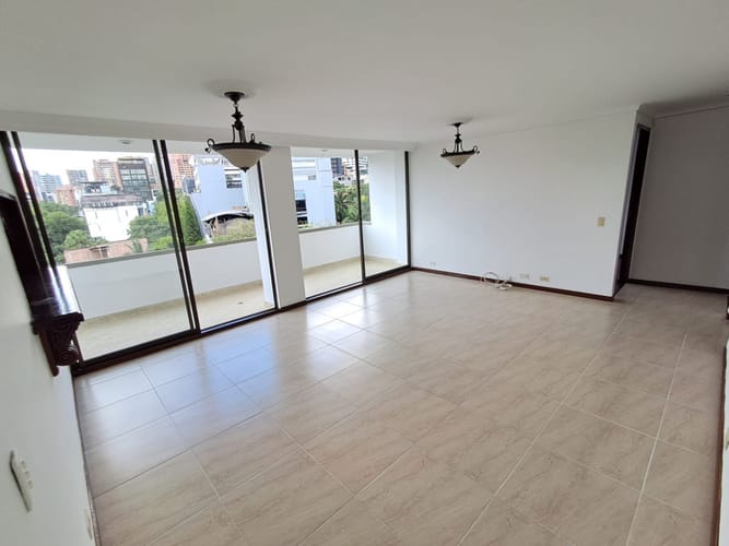 Apartamento de 3 alcobas en arriendo en La Florida, Medellín, 105 m² · foto 2 de 19