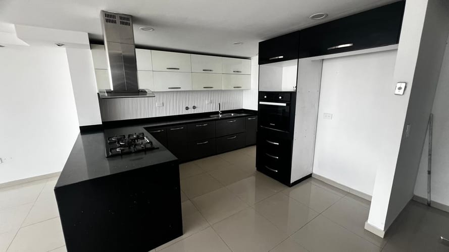 Apartamento de 3 alcobas en arriendo en San Alonso, Bucaramanga, 130 m² · foto 3 de 16