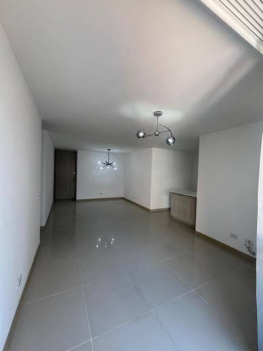 Apartamento de 3 alcobas en arriendo en Prados De Sabaneta, Sabaneta, 88 m² · foto 5 de 12