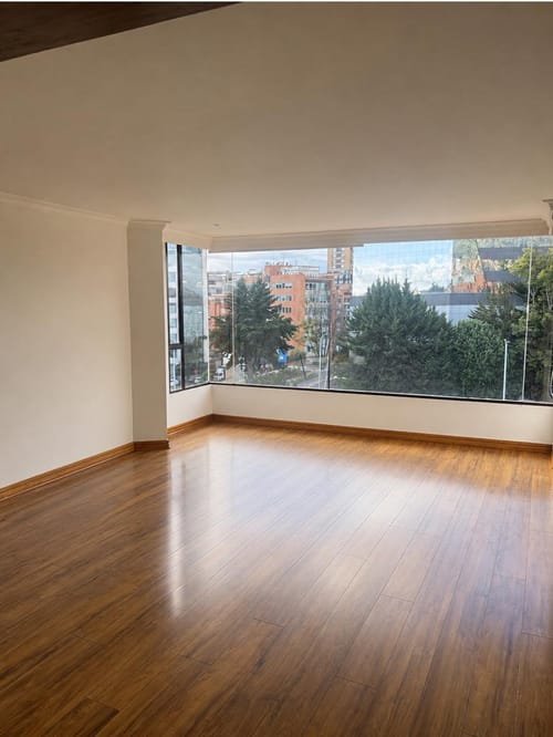 Apartamento de 3 alcobas en venta en Chico Norte, Bogotá, 176 m² · foto 2 de 11