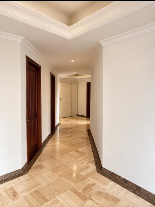 Apartamento de 3 alcobas en venta en Chico Norte, Bogotá, 176 m² · foto 3 de 11