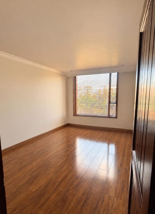 Apartamento de 3 alcobas en venta en Chico Norte, Bogotá, 176 m² · foto 4 de 11
