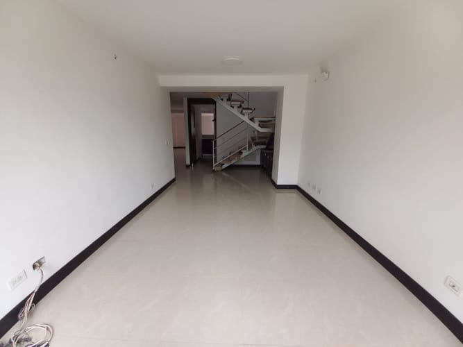 Casa de 3 alcobas en arriendo en Suramérica, Itagüí, 170 m² · foto 4 de 19