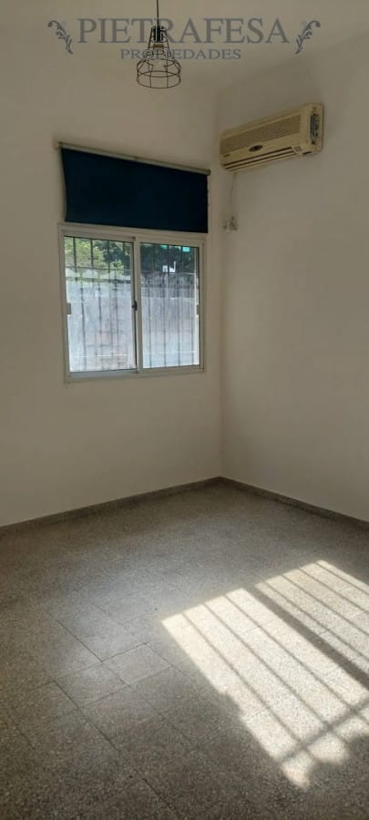 Casa en alquiler, 2 dormitorios, 2 baños, patio, cochera. Malvin Norte. · Foto 2