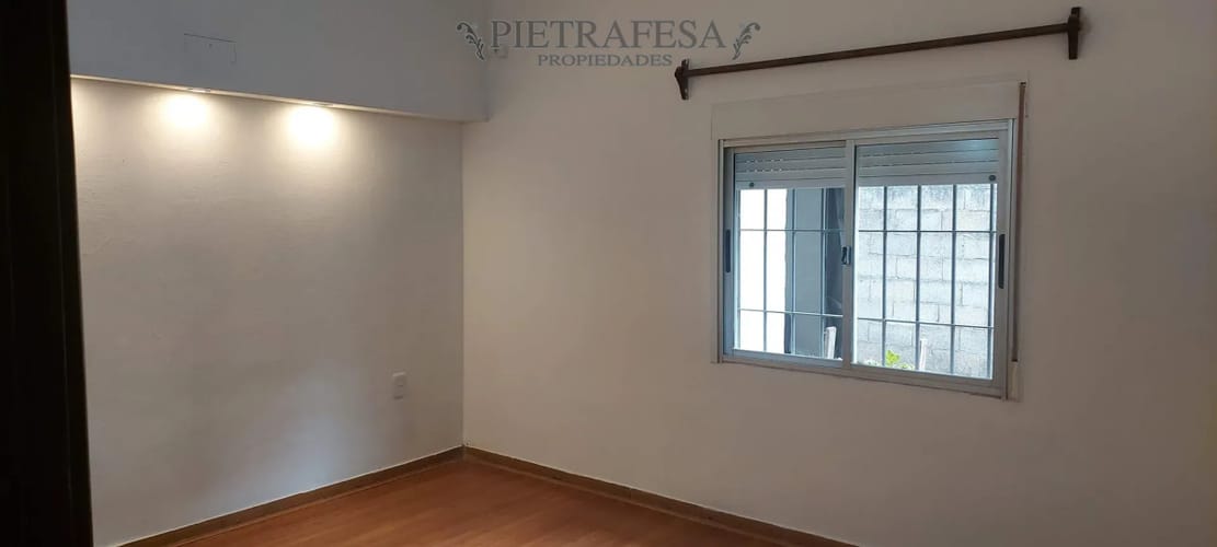 Casa en alquiler, 2 dormitorios, 2 baños, patio, cochera. Malvin Norte. · Foto 8