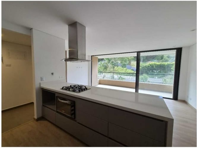 Apartamento de 2 alcobas en venta en Santa Elena, El Retiro, 77 m² · foto 2 de 12