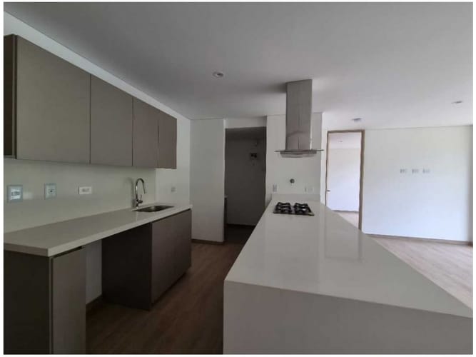 Apartamento de 2 alcobas en venta en Santa Elena, El Retiro, 77 m² · foto 6 de 12