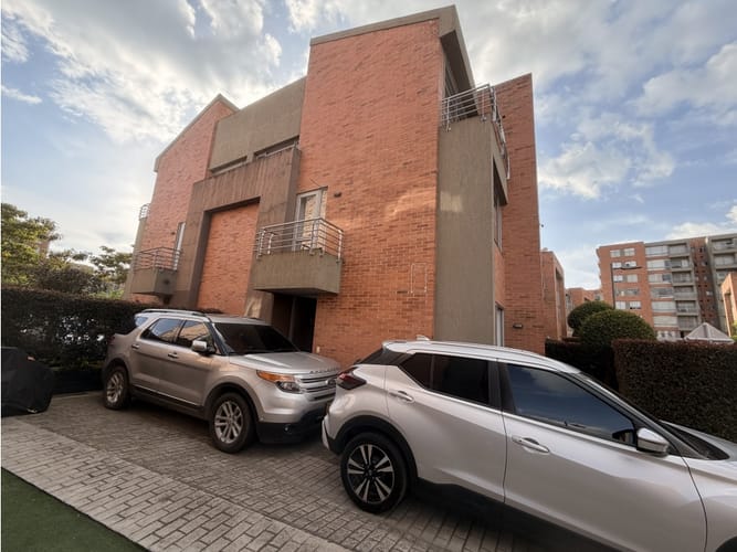 Casa de 3 alcobas en venta en Hacienda Alcala De Prodesa, Mosquera, 141 m² · foto 2 de 24