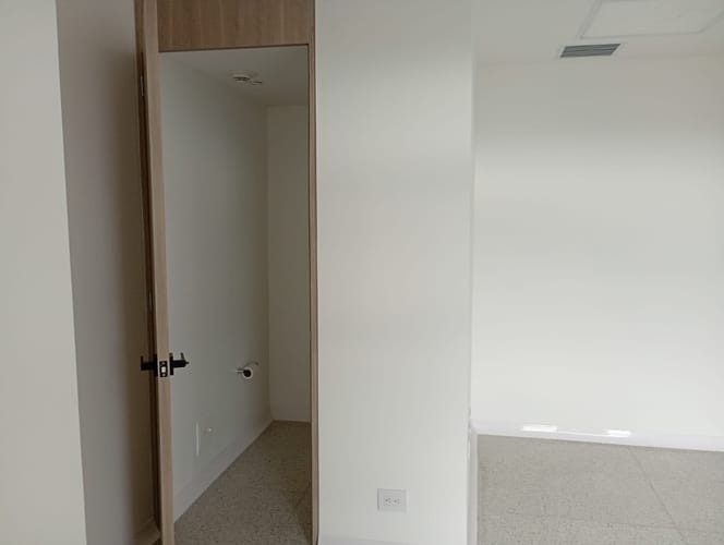 Consultorio en arriendo en El Poblado, Medellín, 35 m² · foto 4 de 8